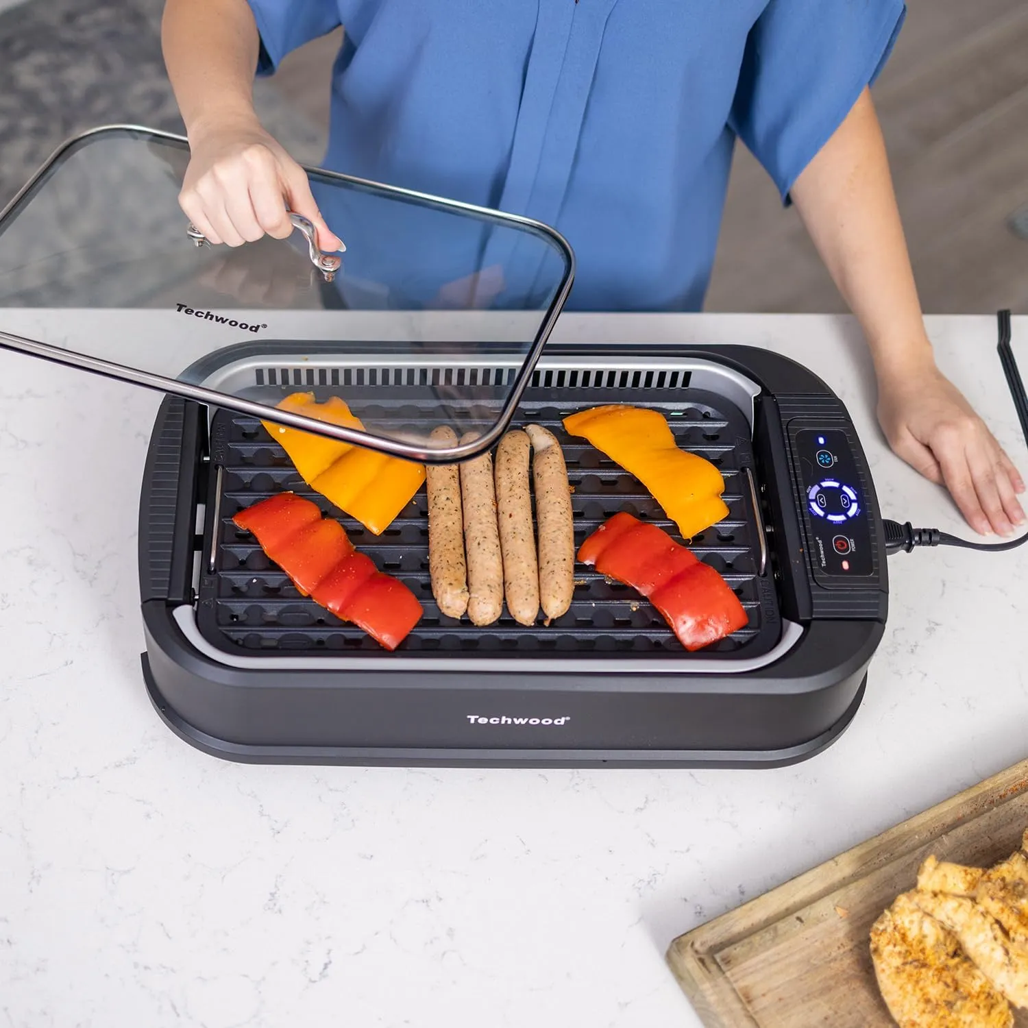Techwood Indoor Smokeless Grill 1500W Electric Grill with Tempered Glass Lid, Compact & Portable Non-Stick BBQ Grill with Turbo Smoke Extractor Technology, LED Smart Control Panel, Black